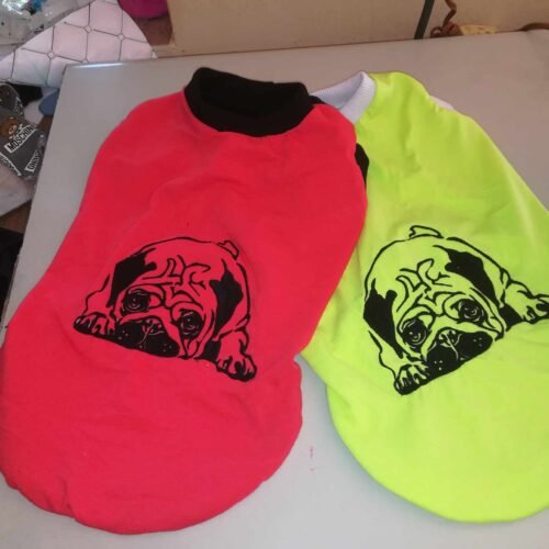 Блузки с мопс