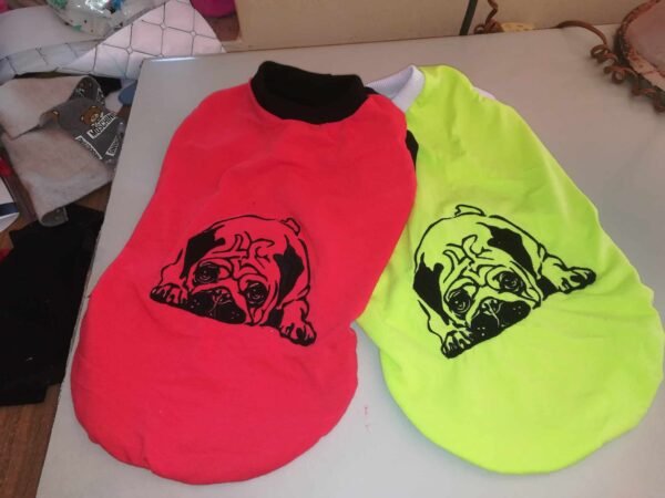 Блузки с мопс