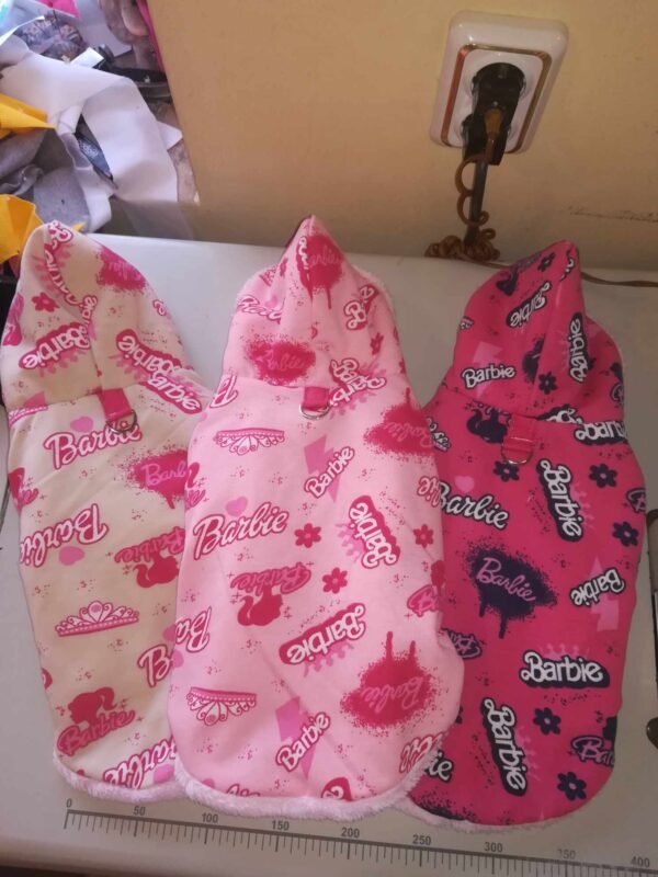 406560726_6755164104603215_5759379828181127381_n Зимно палто Барби