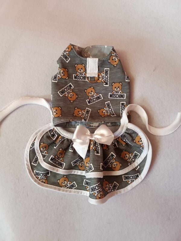 Нагръдник с поличка