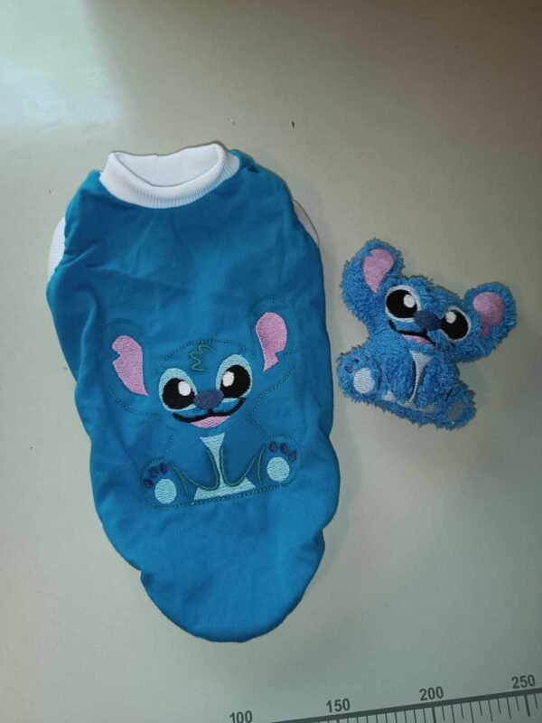 449903762_452350340997712_1488358300966597803_n Блузка със Стич