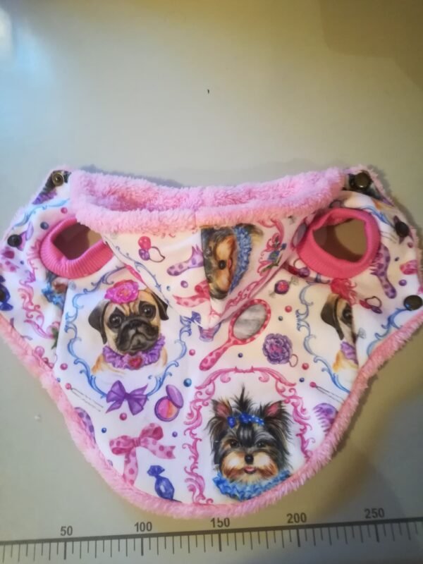 123345713_364700358085076_7349952919172703544_n Палто от полар