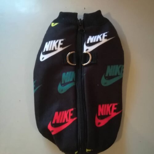 Яке с гръбно закопчаване