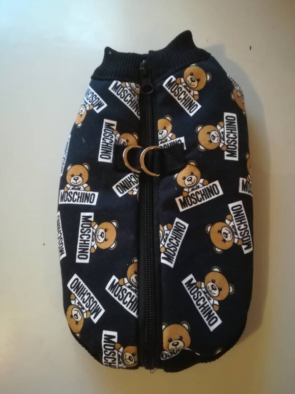 Яке с гръбно закопчаване