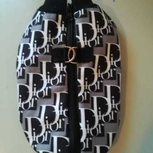 Яке с гръбно закопчаване