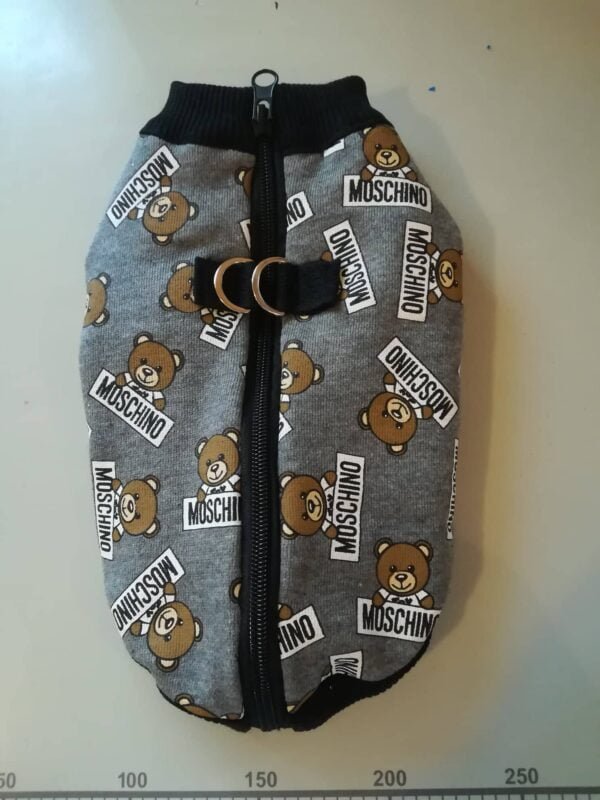 Яке с гръбно закопчаване