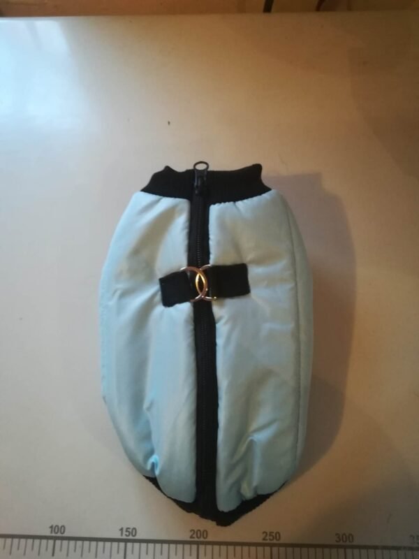 Яке с гръбно закопчаване