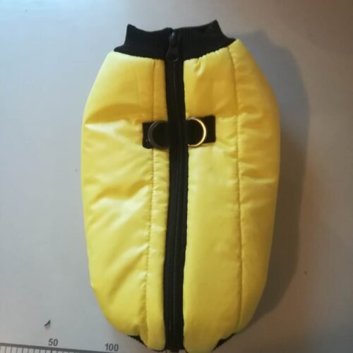 Яке с гръбно закопчаване