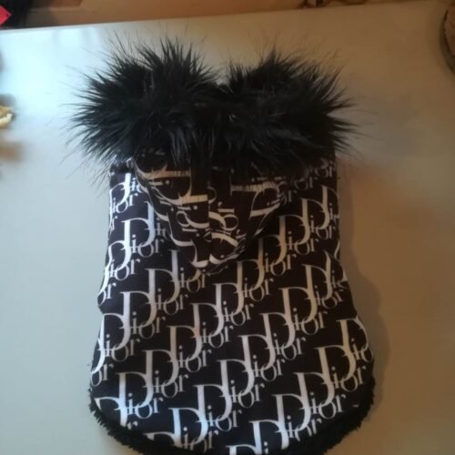 Палто с пух на качулката