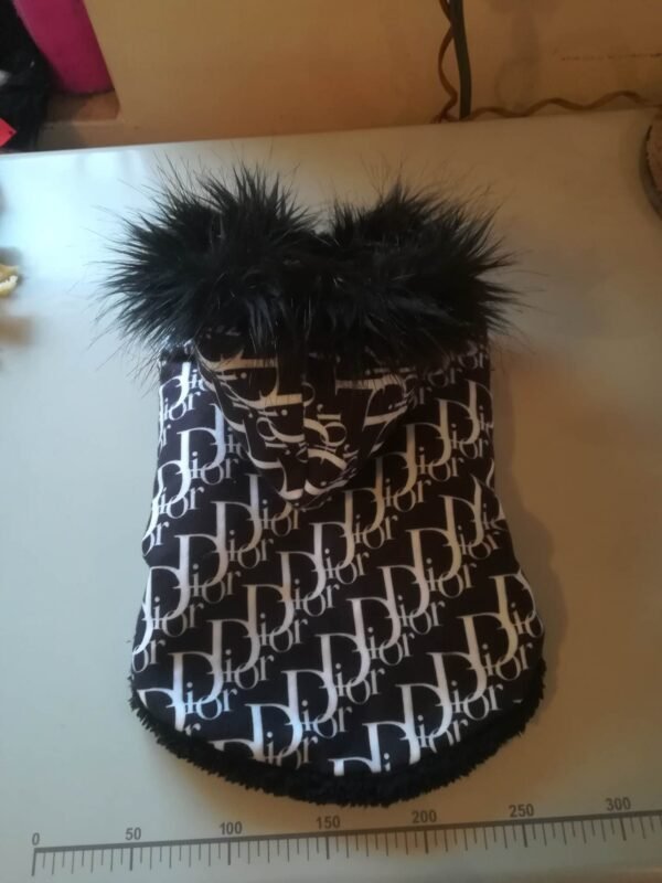 319355933_700271265137891_6810108051933690157_n Палто с пух на качулката