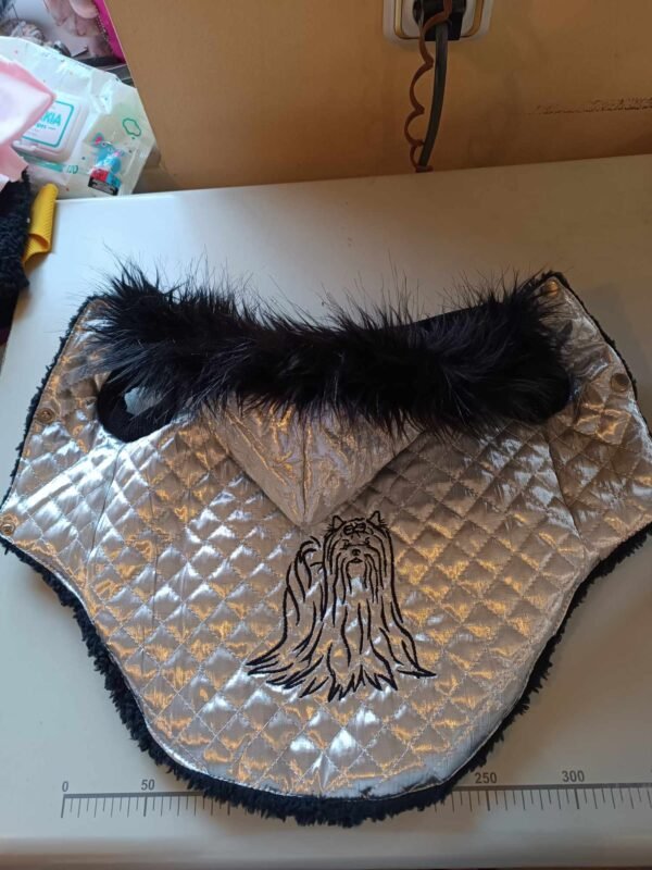 413790594_2671761406456753_1599761633053695588_n Яке със сваляща се качулка