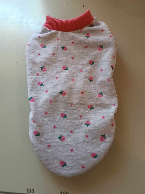 Блузка с ягодки