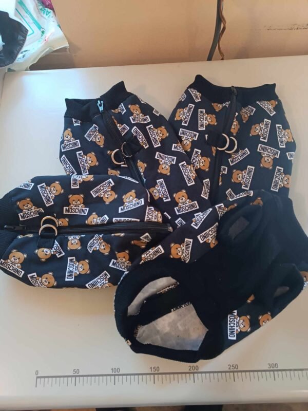 Блузка с гръбно закопчаване