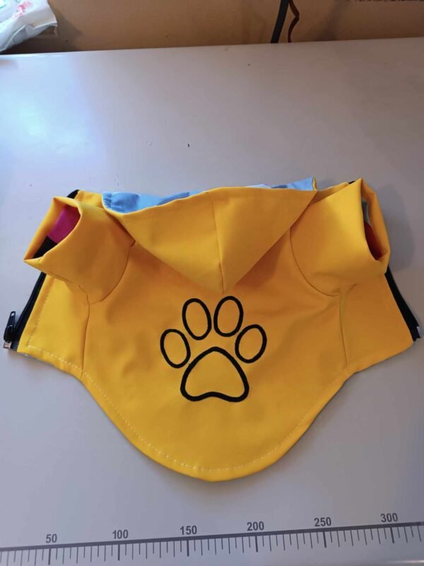 Дъждобранче с лапичка