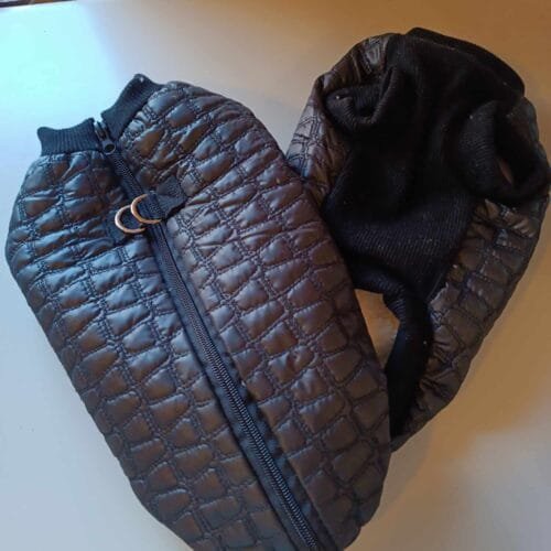 Яке с гръбно закопчаване