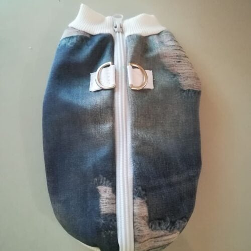 Яке с гръбно закопчаване