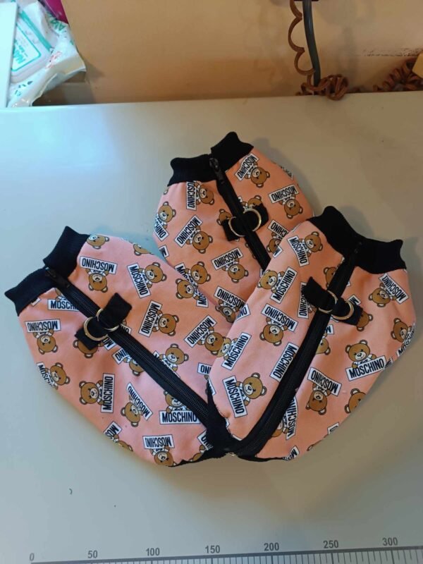 Блузка с гръбно закопчаване