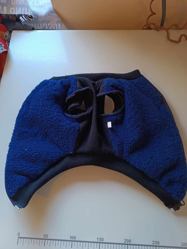 Яке с гръбно закопчаване