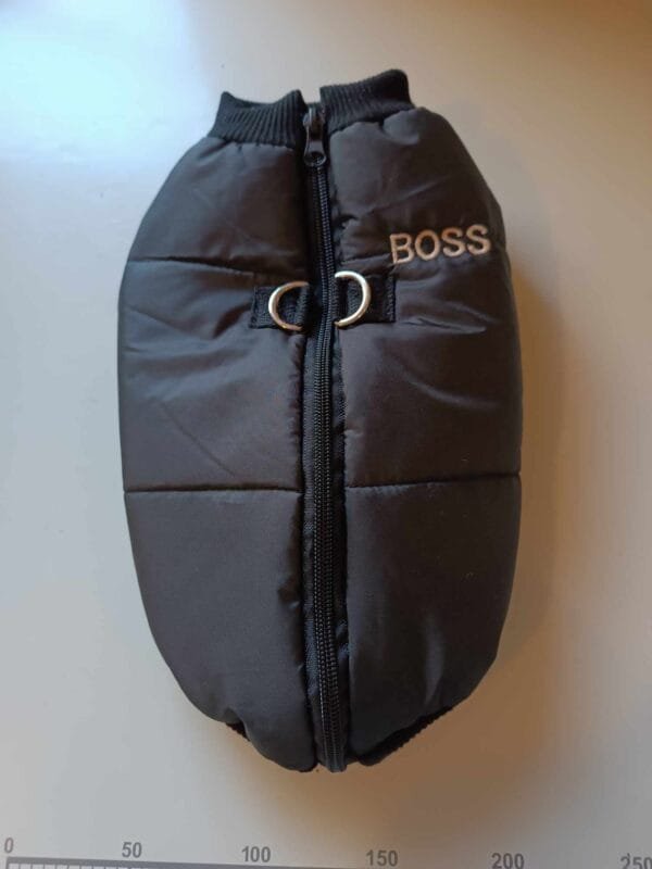 Яке с гръбно закопчаване