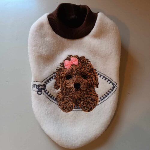 Блузка с пудел, машинна бродерия