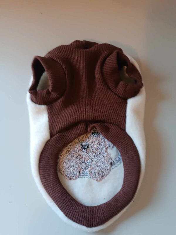 Блузка с пудел, машинна бродерия