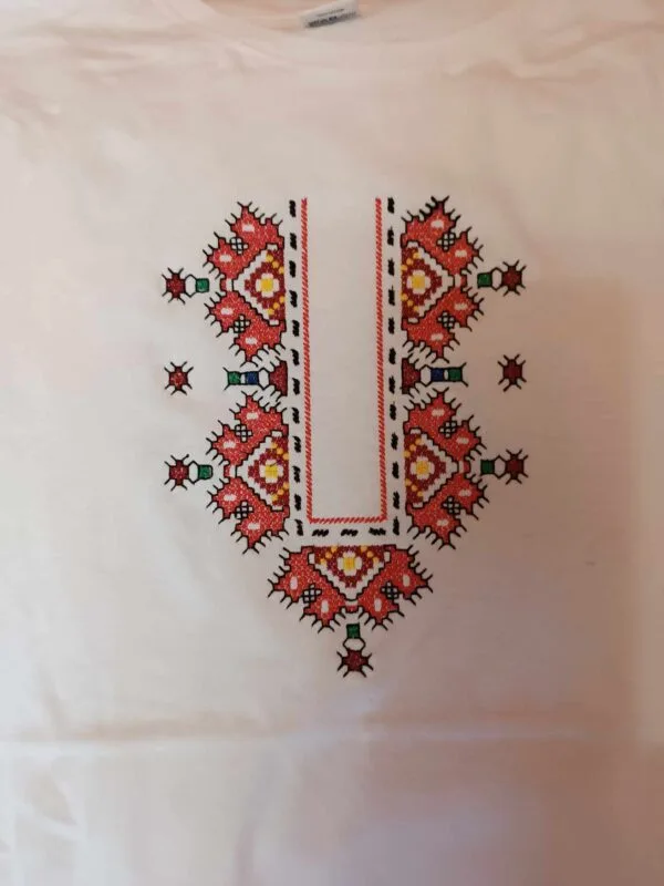 Тениска с шевица