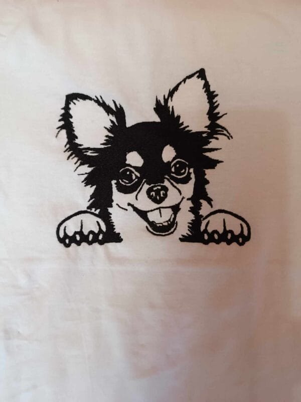 Тениски с чихуа хуа- машинна бродерия