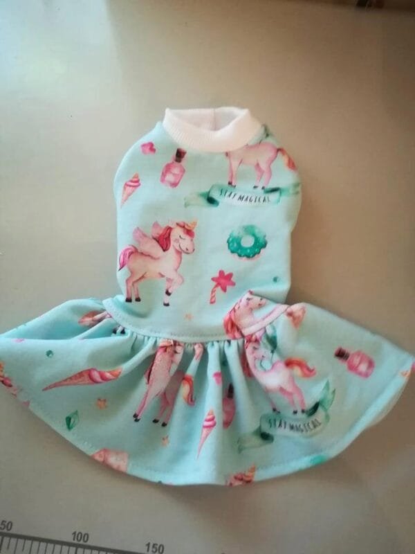 107823914_1400842940105655_6694364142294043608_n Рокля с еднорог