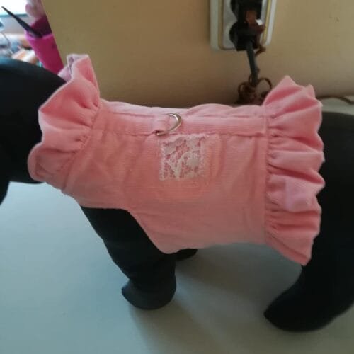 Джинсов нагръдник с кръпка