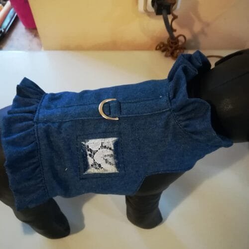 Дънков нагръдник с кръпка