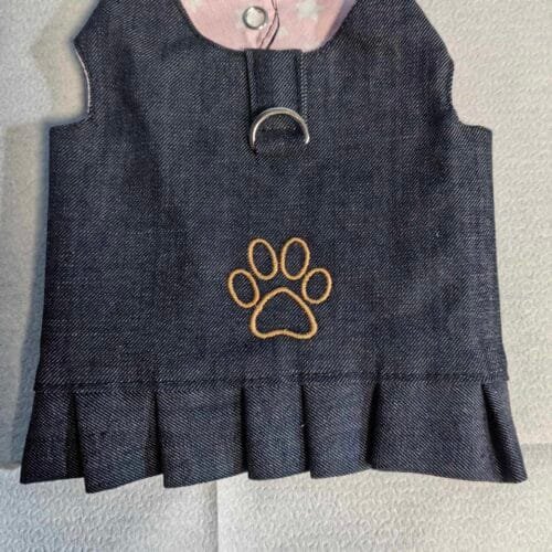 Дънков нагръдник с къдрички и лапичка