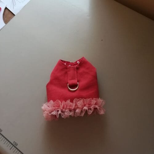 Дънков нагръдник с дантела