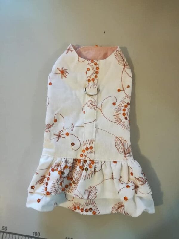 Красива рокля-нагръдник от джинсов плат с пайети