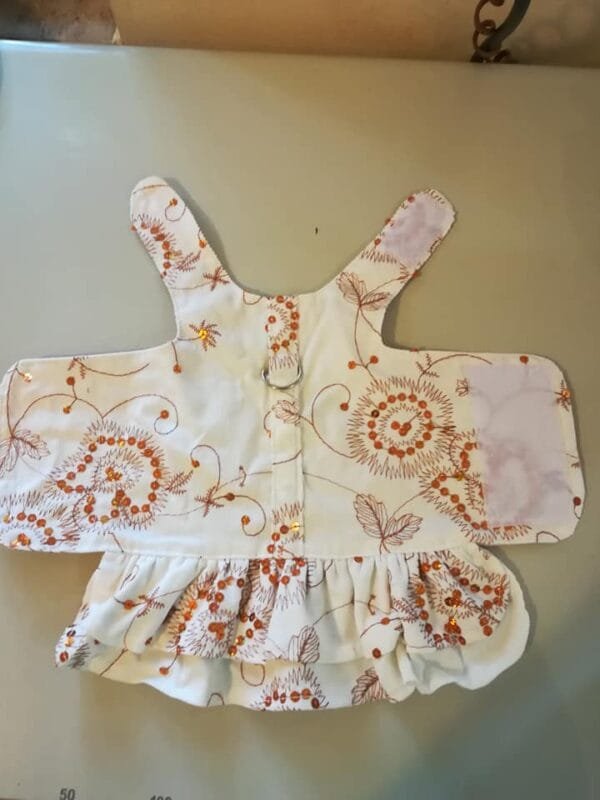 Красива рокля-нагръдник от джинсов плат с пайети