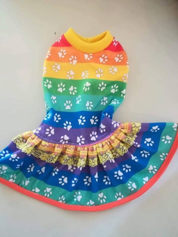 97116263_1356546264535323_6259194507774918656_n Рокля с принт дъга с лапички