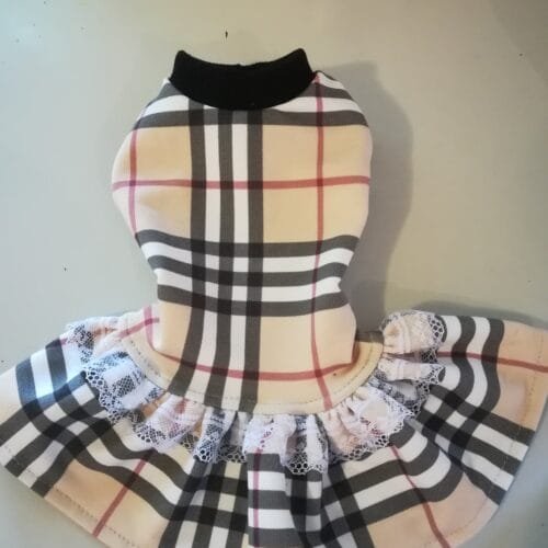 98362945_1356546197868663_5729148857154011136_n Рокля с дантела