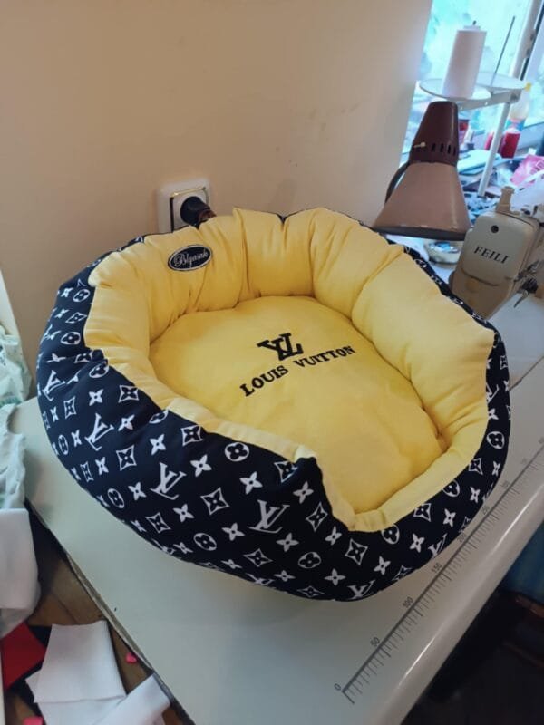 c60837a1-125e-4f05-9e90-a9660fad0f9f Меко, силиконово легло с подвижна възглавница