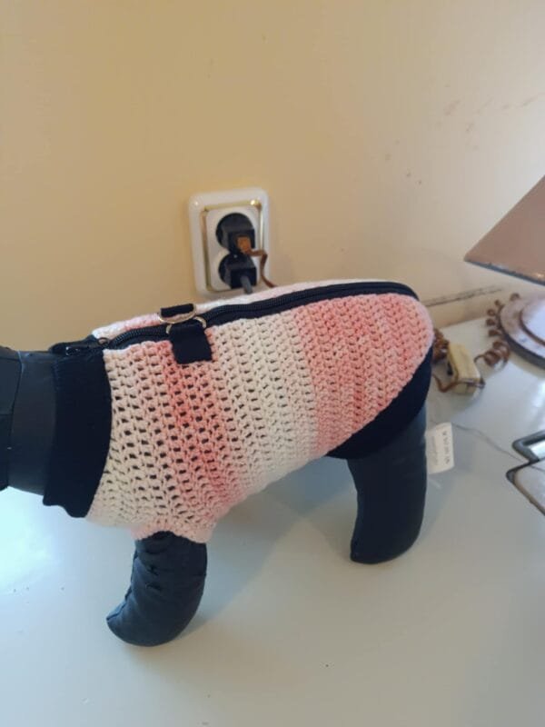 Блузка ръчна изработка с цип и халки