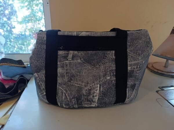 4c537584-a889-45b0-8328-e55863f46957 Кожена чанта с принт имитация на деним