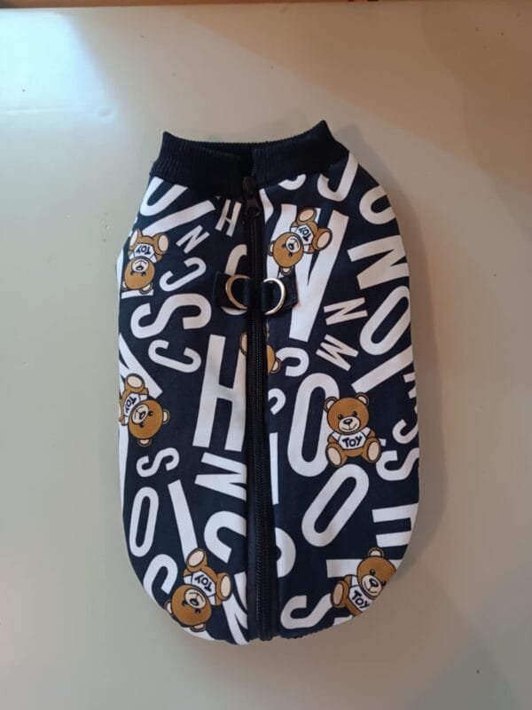 Блузка с гръбно закопчаване