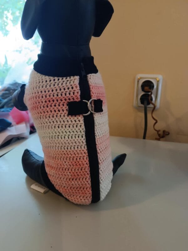 Блузка ръчна изработка с цип и халки