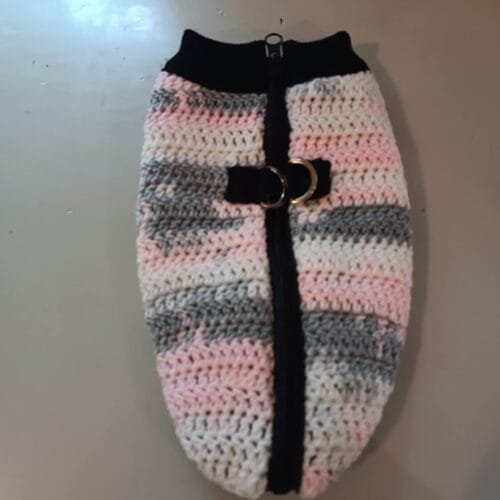 9cbb50d6-9e63-4a6e-bec8-9553d4fec2b6 Блузка с гръбно закопчаване