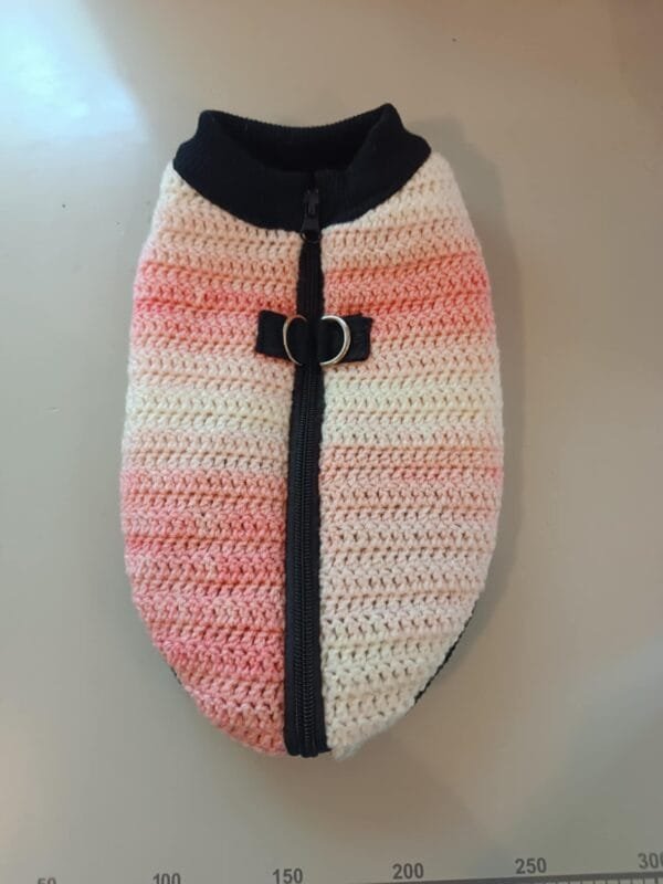 Блузка ръчна изработка с цип и халки