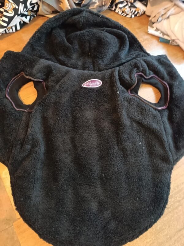 Яке от непромокаем лак с мека качулка