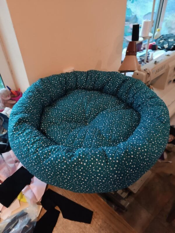 Легло от капитониран памучен плат