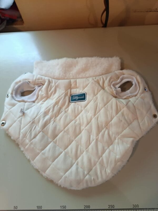 437b4d97-61f3-40a5-8cd0-bf2e1b124e6e Зимно пухкаво палто