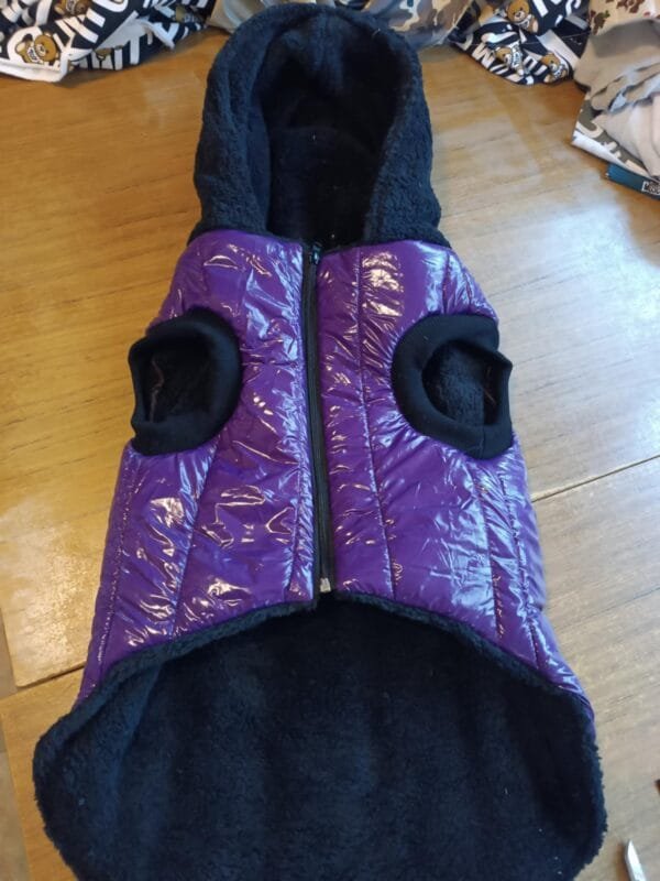 Яке от непромокаем лак с мека качулка