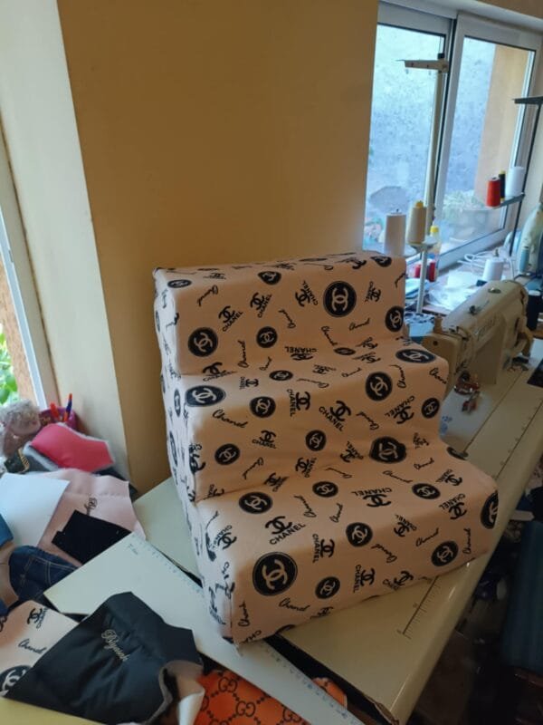 Легло и стълбичка от полар