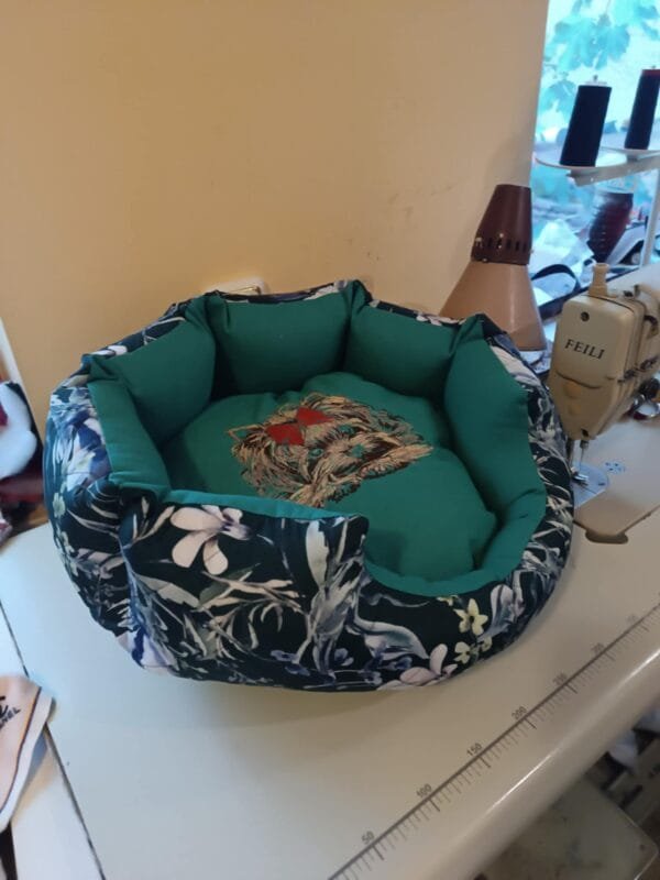 baf4b212-af13-48da-99e6-727f38e70700 Легло с машинна бродерия йорки