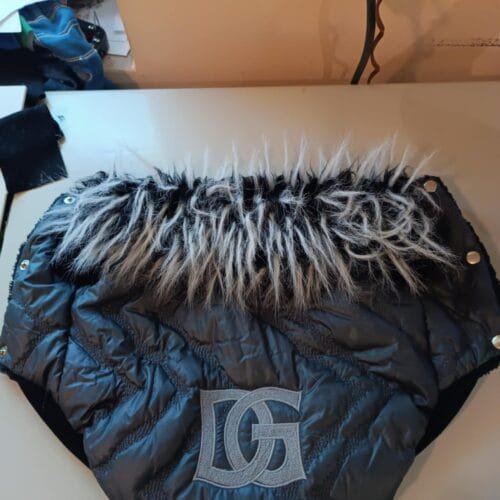 6caac843-4c02-497b-bc28-9174566ec82e Красиво яке с яка